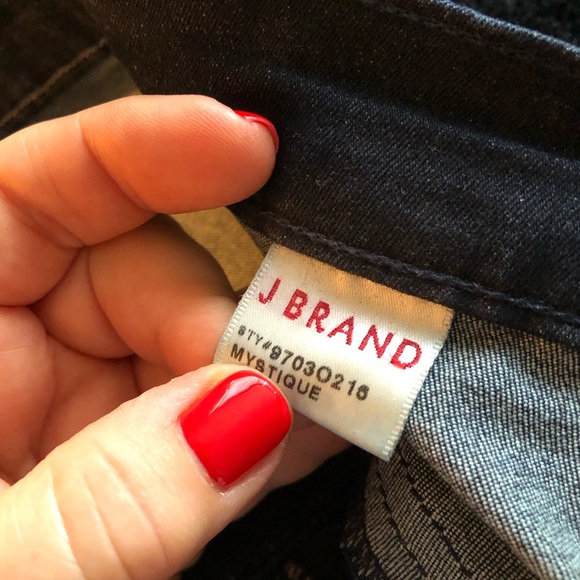 J Brand dark blue cropped/ capris with zipper. Style # 9703O216. Size 25. - Picture 7 of 8